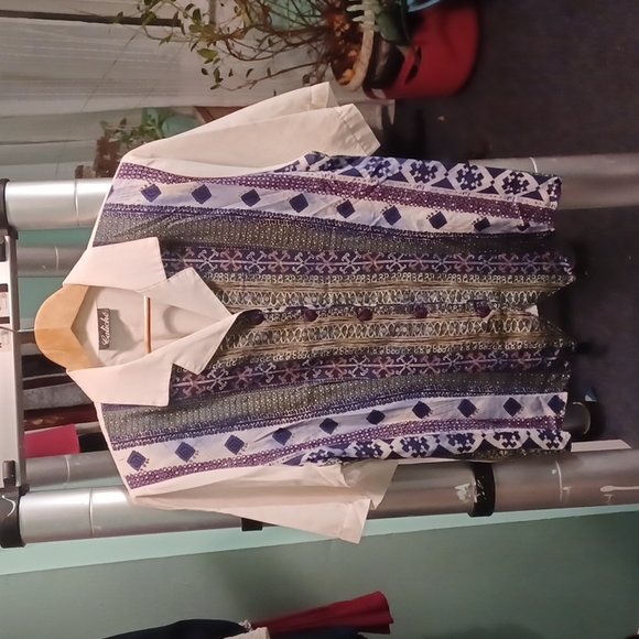 5 For $15 Vintage button-up blouse - Picture 6 of 7